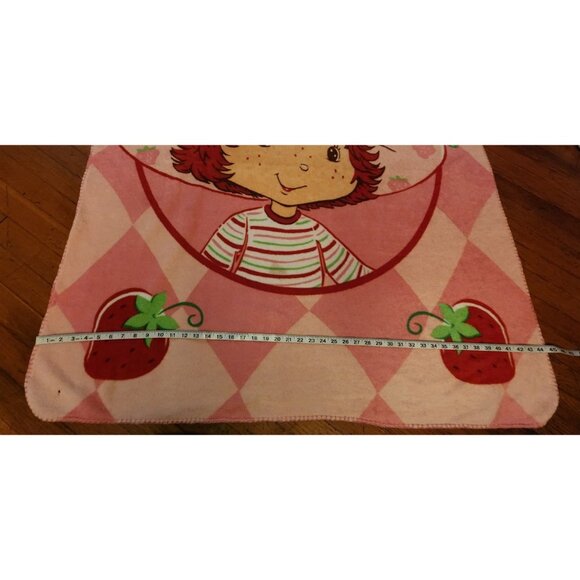 Strawberry Shortcake Vtg Throw Blanket 44X62 - Picture 3 of 4
